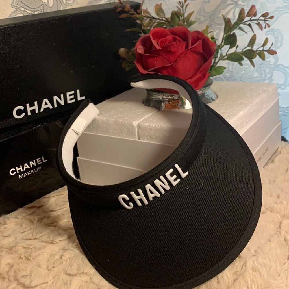 NWT sun visor